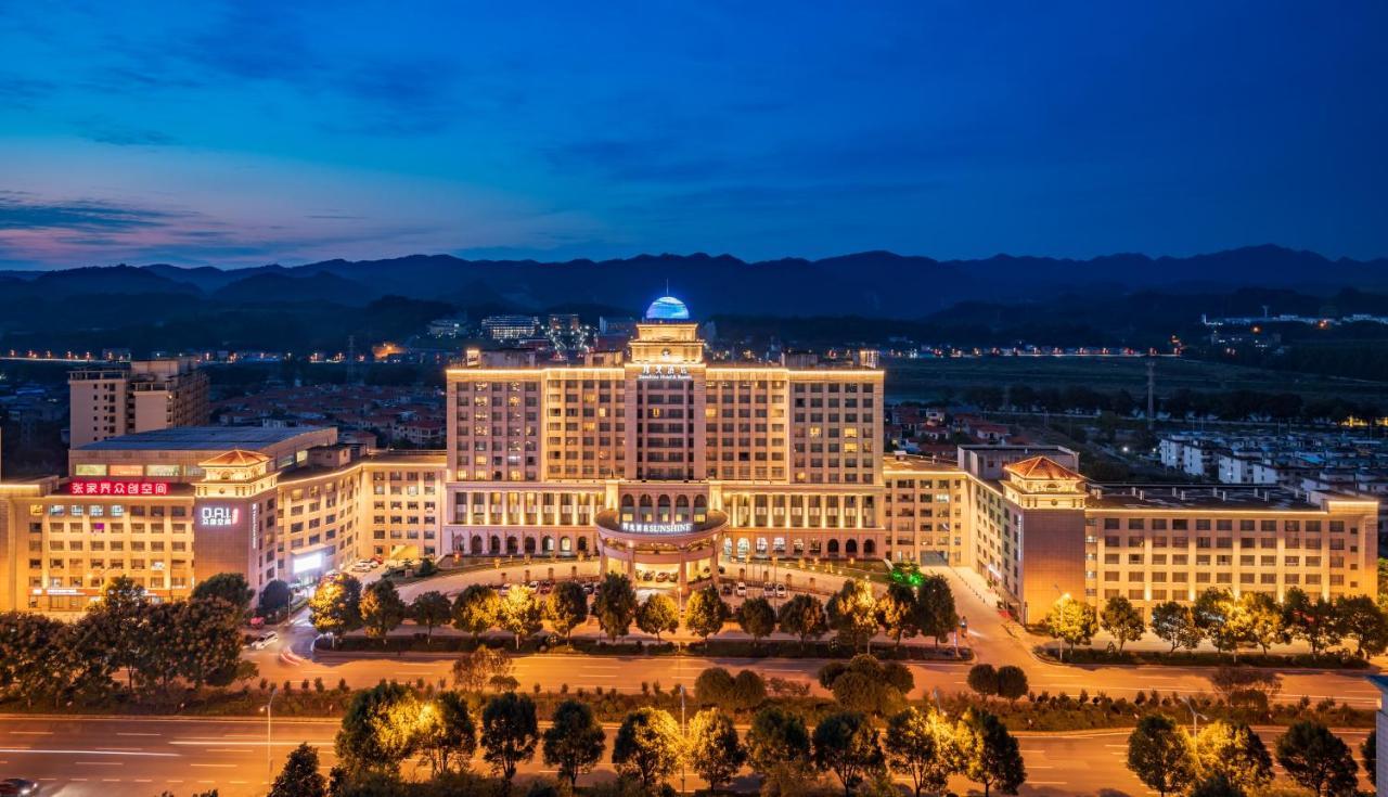 ซันไชน์ โฮเต็ล แอนด์ รีสอร์ต จางเจียจี้ Hotel จางเจียเจี้ย ภายนอก รูปภาพ
